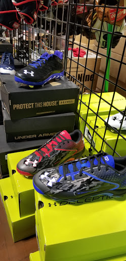 Sporting Goods Store «Beacon Sporting Goods», reviews and photos, 1240 Furnace Brook Pkwy, Quincy, MA 02169, USA