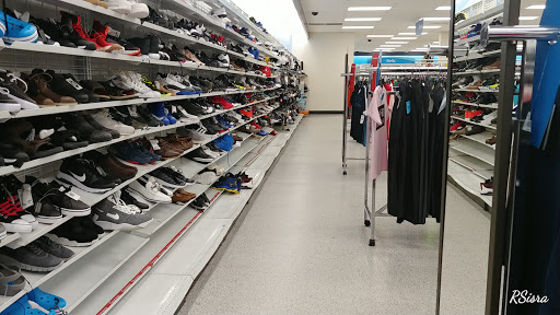 Clothing Store «Ross Dress for Less», reviews and photos, 247 E Eau Gallie Blvd, Indian Harbour Beach, FL 32937, USA