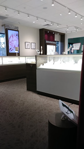 Jewelry Store «Helzberg Diamonds», reviews and photos, 2290 Miamisburg Centerville Rd, Dayton, OH 45459, USA