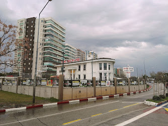 Kırmızı Çizgi Koleji