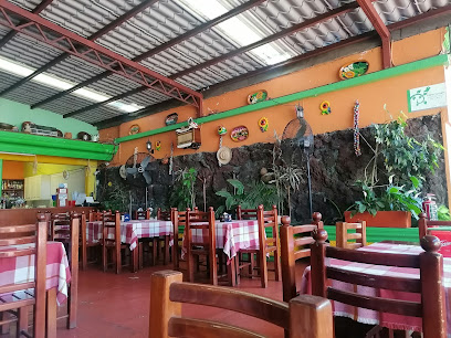Restaurante Los Girasoles - P.º Lázaro Cárdenas 1806, Jardines del Cupatitzio, 60080 Uruapan, Mich., Mexico