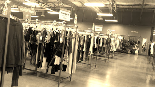 Thrift Store «48th & Baseline Goodwill Retail Store & Donation Center», reviews and photos, 2700 W Baseline Rd, Tempe, AZ 85283, USA