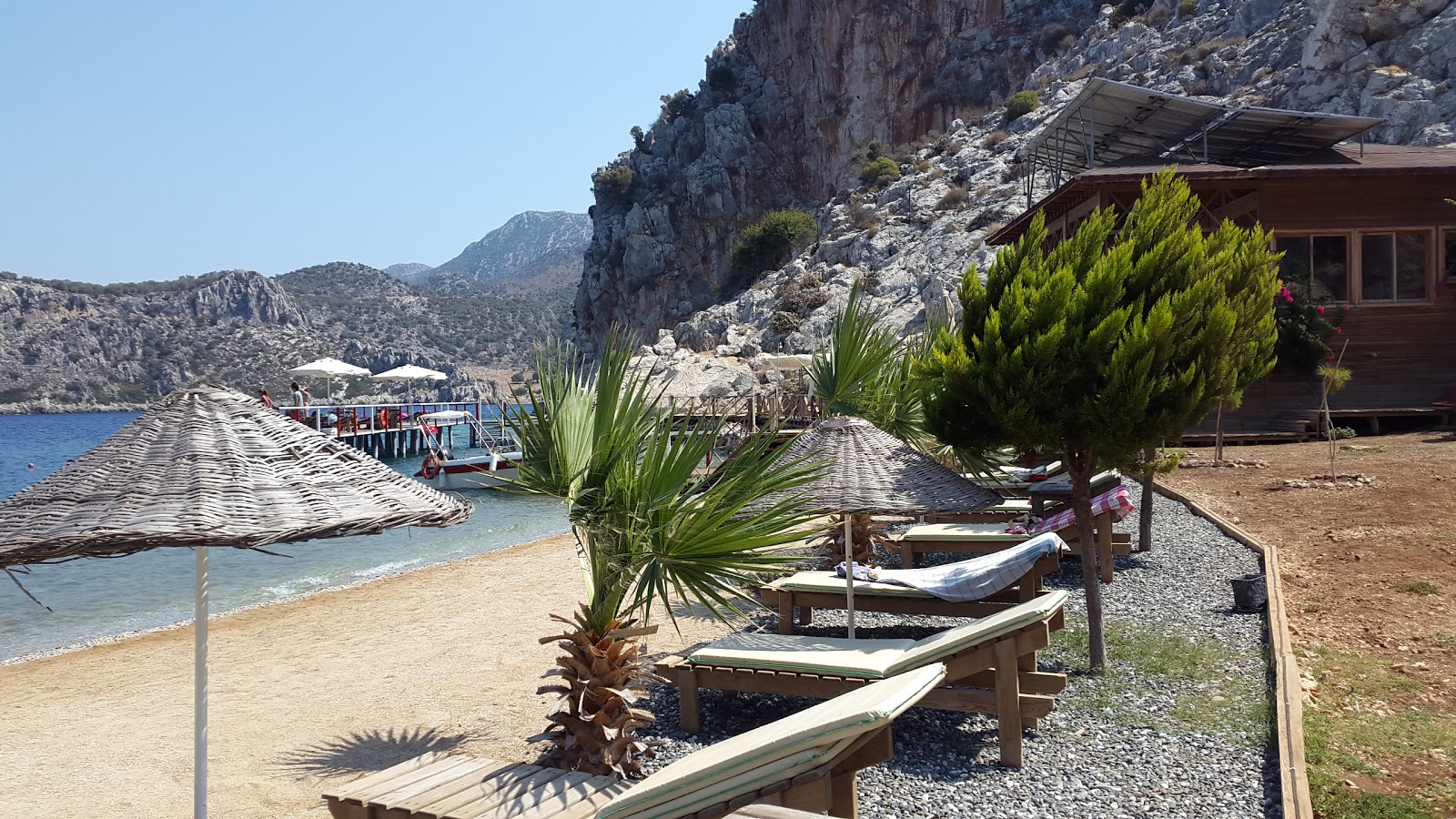 Photo de Phoenix beach avec plusieurs petites baies