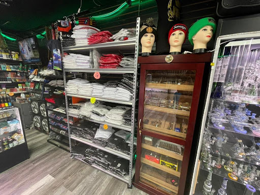 Clothing Store «Norcal Clothing and Smoke Shop», reviews and photos, 5802 Lindhurst Ave, Marysville, CA 95901, USA