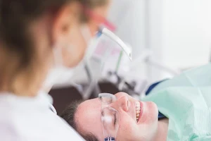 Adent Clinique Dentaire image