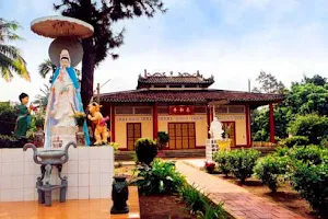 Xuan Hoa pagoda image