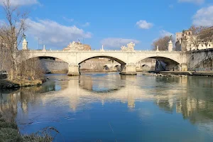 Ponte Vittorio Emanuele II image