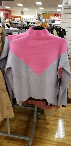 Department Store «T.J. Maxx», reviews and photos, 6140 Glenway Ave, Cincinnati, OH 45211, USA