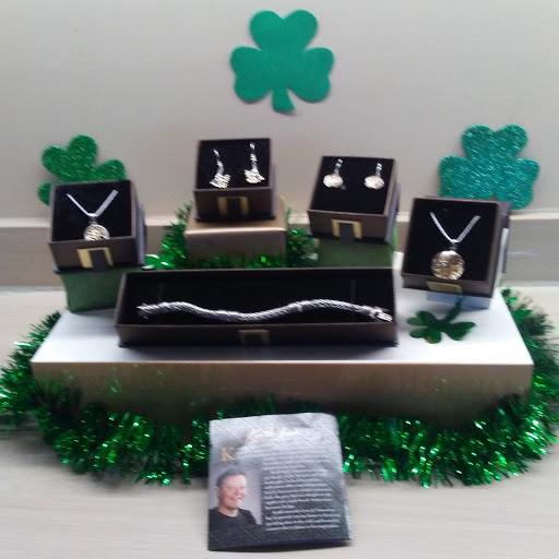 Jewelry Store «Lustig Jewelers», reviews and photos, 281 W Townline Rd, Vernon Hills, IL 60061, USA