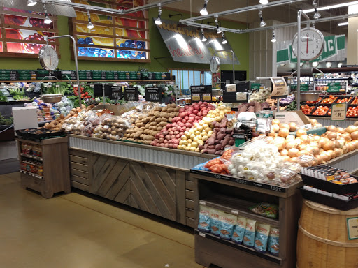 Grocery Store «Fresh Thyme Farmers Market- Lafayette», reviews and photos, 220 S Creasy Ln, Lafayette, IN 47905, USA