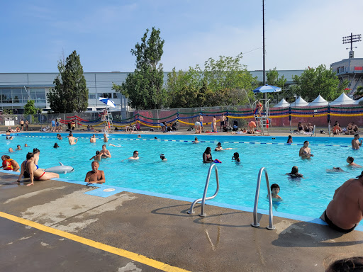 Parc Jarry swimming pool