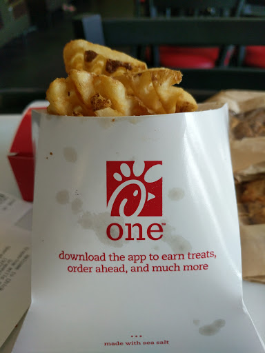 Fast Food Restaurant «Chick-fil-A», reviews and photos, 2255 E Grapevine Mills Cir, Grapevine, TX 76051, USA