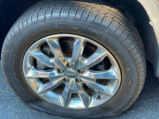 Tire Shop «Discount Tire Store - Kirkland, WA», reviews and photos, 12410 NE 124th St, Kirkland, WA 98034, USA