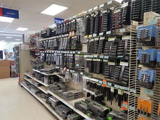 Hardware Store «Harbor Freight Tools», reviews and photos, 940 W Dundee Rd, Arlington Heights, IL 60004, USA