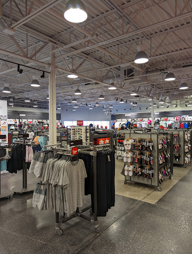 Sporting Goods Store «Nike Factory Store», reviews and photos, 5195 Factory Shops Blvd, Ellenton, FL 34222, USA