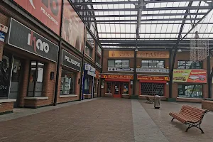 Centro Comercial Los Olivos image