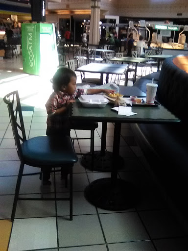 Shopping Mall «The Lakes Mall», reviews and photos, 5600 Harvey St, Muskegon, MI 49444, USA