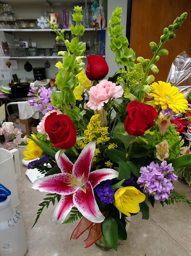 Florist «Up-Towne Flowers & Gift Shoppe», reviews and photos, 2145 W Dublin Granville Rd, Worthington, OH 43085, USA