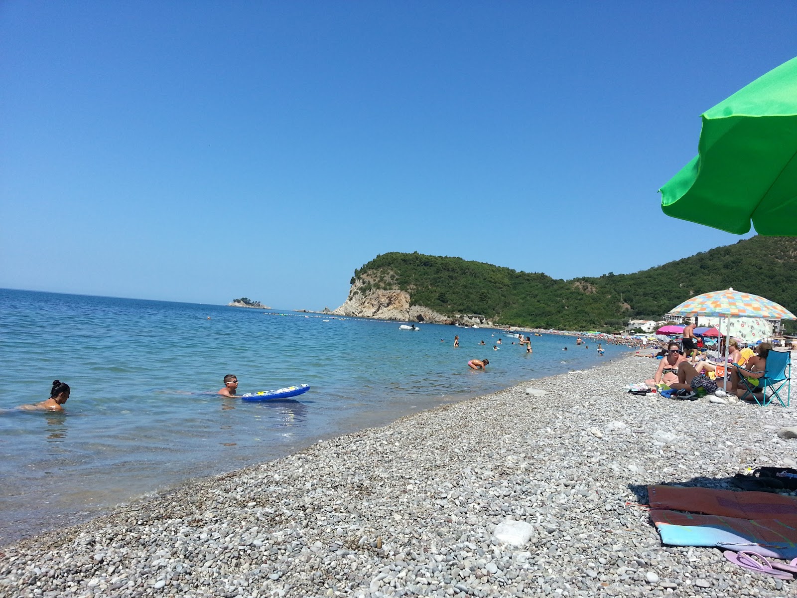 Foto von Buljarica beach mit lange bucht