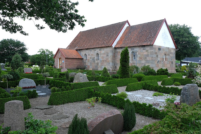 Kommentarer og anmeldelser af Vester Bjerregrav Kirke