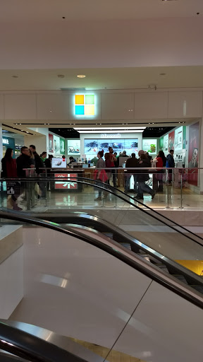 Computer Store «Microsoft Store - Westfield Montgomery», reviews and photos, 7101 Democracy Blvd, Bethesda, MD 20817, USA