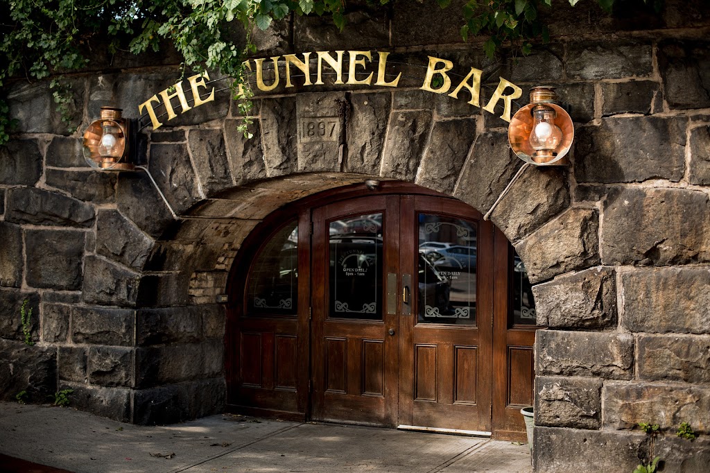 The Tunnel Bar 01060