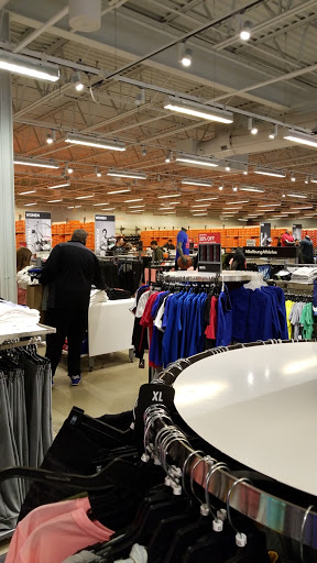 Clothing Store «Nike Factory Store», reviews and photos, 2200 Tanger Blvd #735, Washington, PA 15301, USA