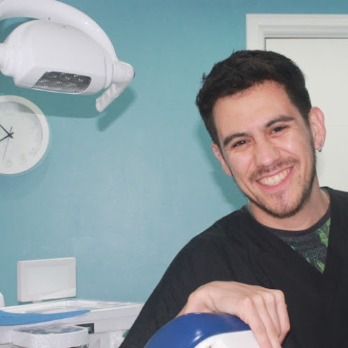 Dr. Camilo Parada Rodríguez, Dentista - Talca