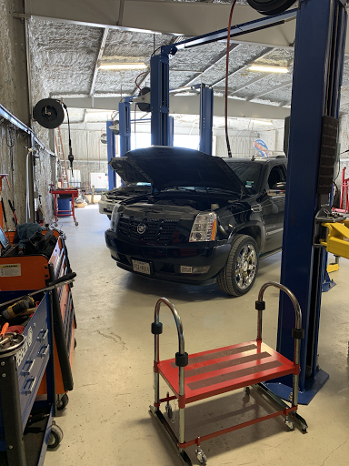 Auto Repair Shop «Full Service Automotive», reviews and photos, 25617 Old Fredericksburg Rd, Boerne, TX 78015, USA