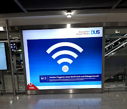 Düsseldorf Flughafen Terminal (S) photo