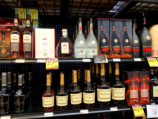 Liquor Store «Liquor Barn», reviews and photos, 287 E Dundee Rd, Wheeling, IL 60090, USA