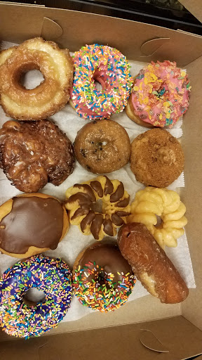 Donut Shop «Daily Dozen», reviews and photos, 32701 Woodward Ave, Royal Oak, MI 48073, USA
