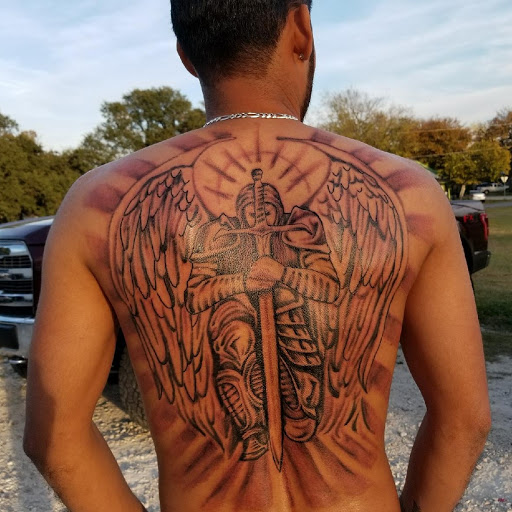 Tattoo Shop «One Love Tattoos», reviews and photos, 903 N Austin Ave, Georgetown, TX 78626, USA