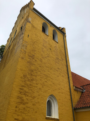Kommentarer og anmeldelser af Nørre Dalby Kirke