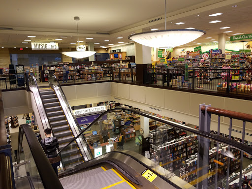 Book Store «Barnes & Noble Booksellers Clackamas Town Ctr Mall», reviews and photos, 12000 SE 82nd Ave, Portland, OR 97086, USA