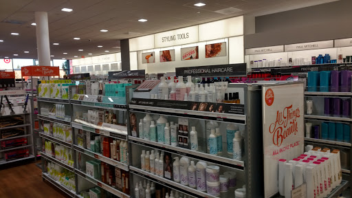 Hair Salon «Ulta Beauty», reviews and photos, 1500 N Tomahawk Island Dr, Portland, OR 97217, USA