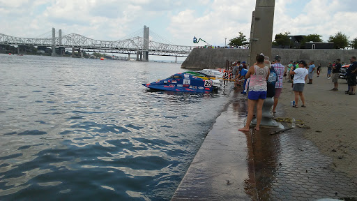 Park «Louisville Waterfront Park (Great Lawn, Harbor Lawn, Festival Plaza)», reviews and photos, 231 Witherspoon St, Louisville, KY 40202, USA
