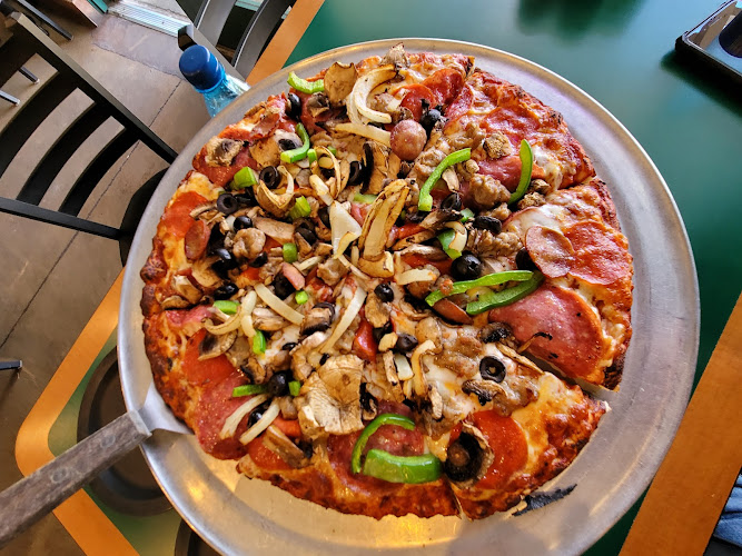 #5 best pizza place in Lahaina - Round Table Pizza