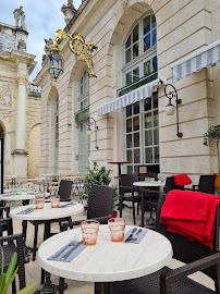 Atmosphère du Amis Nancy - Restaurant Bistronomique Place Stanislas - n°2