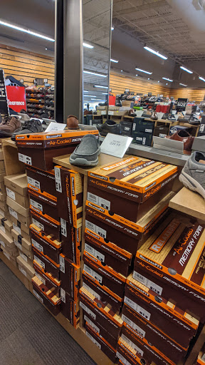 Shoe Store «DSW Designer Shoe Warehouse», reviews and photos, 11500 Burleigh St., Wauwatosa, WI 53222, USA