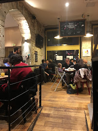 Atmosphère du Restaurant FRITE ALORS ! TERREAUX - Poutines québécoises - Frites belges - Burgers à Lyon - n°15