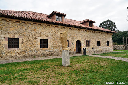 Museo y Fundación Jesús Otero Pl. Abad Francisco Navarro, S/N, 39330 Santillana del Mar, Cantabria, España