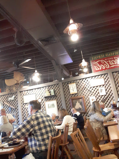 American Restaurant «Cracker Barrel Old Country Store», reviews and photos, 5035 Hinkleville Rd, Paducah, KY 42001, USA
