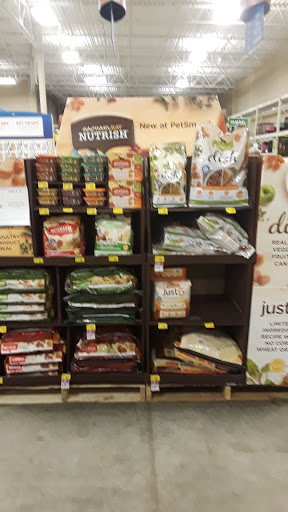 Pet Supply Store «PetSmart», reviews and photos, 6005 Oxon Hill Rd, Oxon Hill, MD 20745, USA