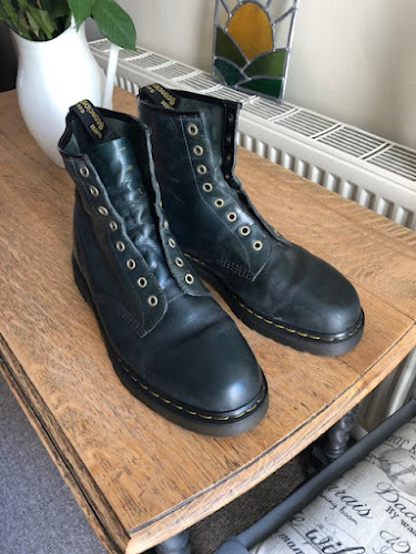 Reviews of County Shoe Repairs in Worthing - Shoe store