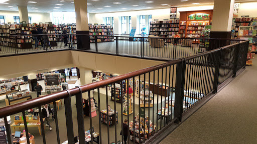 Book Store «Barnes & Noble», reviews and photos, 5755 N Bayshore Dr, Glendale, WI 53217, USA