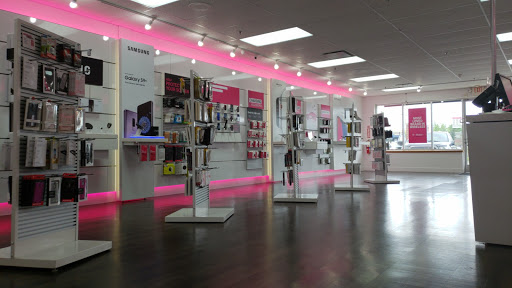 Cell Phone Store «T-Mobile», reviews and photos, 16600 W 159th St #103, Lockport, IL 60441, USA