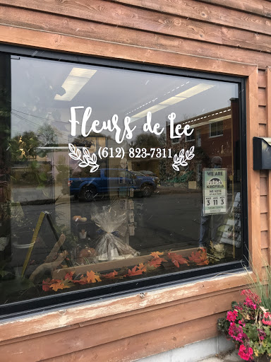 Petersen Flowers, 410 W 38th St, Minneapolis, MN 55409, USA, 