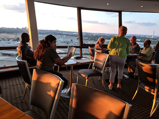 Shopping Mall «Crystal City Shops», reviews and photos, 2200 Crystal Dr, Arlington, VA 22202, USA