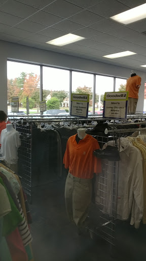 Thrift Store «Goodwill Bailey Bridge Retail Store», reviews and photos, 11749 Hull Street Rd, Midlothian, VA 23112, USA